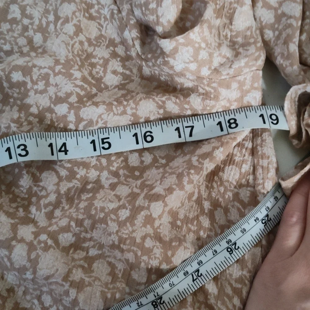Anthropologie Sadie & Sage long Bell sleeves v-neck floral pattern size small